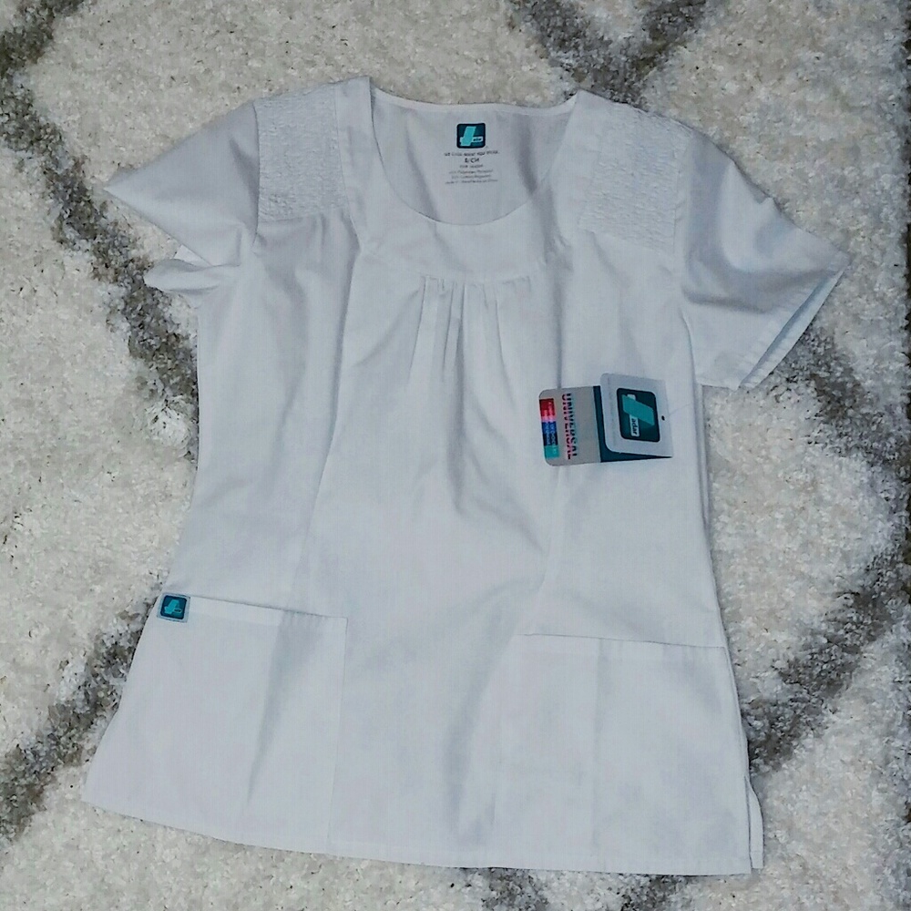 FREEEEEE! NEW White scrub top